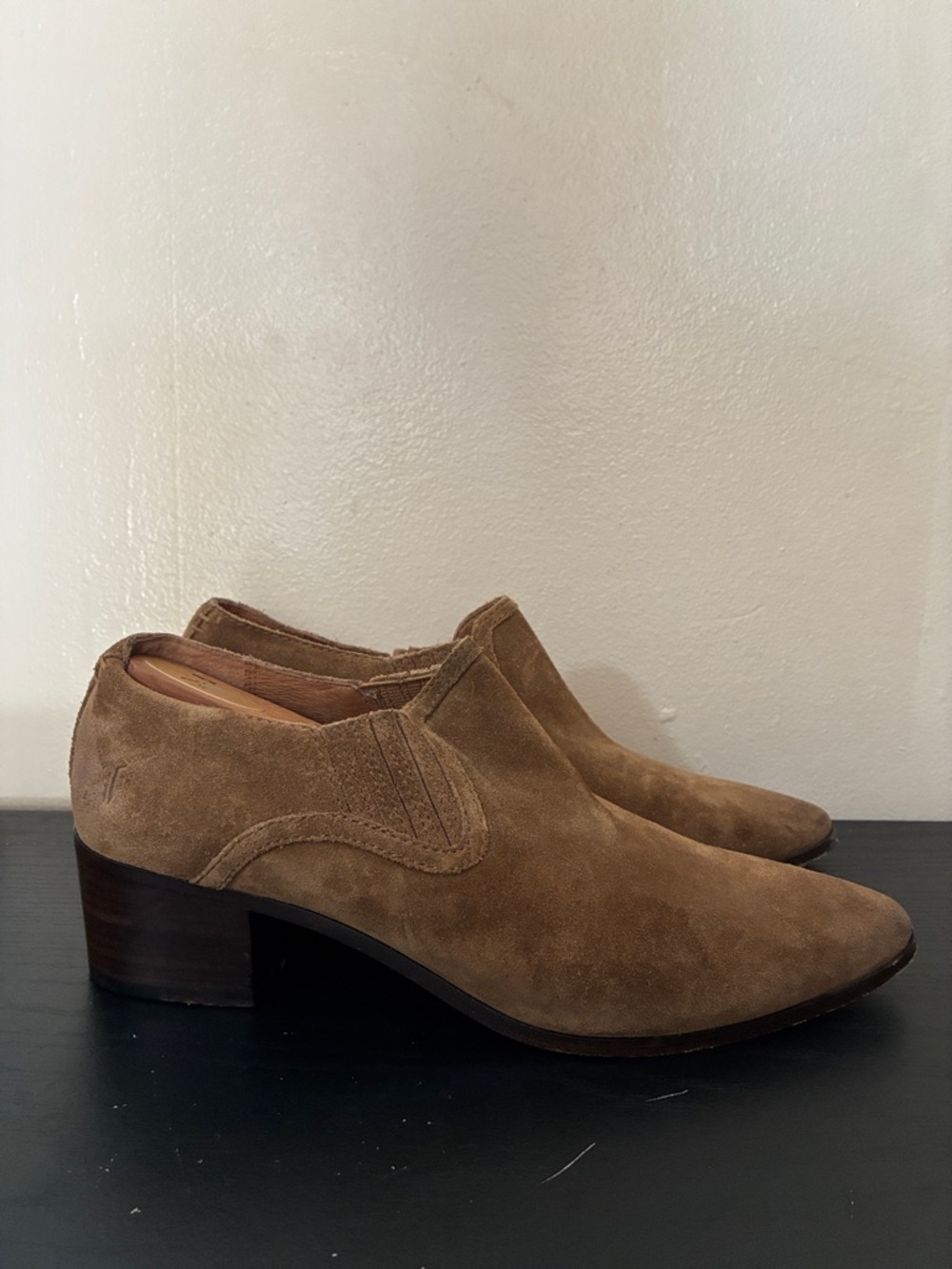 Frye Women's Eleanor Western Shootie shoes in chestnut suede size 9.5